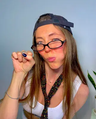 Lily 💛 Tiny & tight🥹💦 profile picture